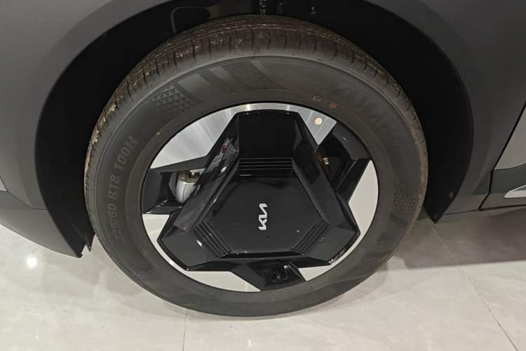 Used Kia EV5 2025 530 Air Left Front Wheel Hub