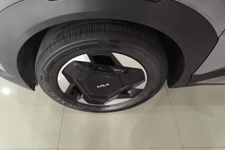 Used Kia EV5 2025 530 Air Left Front Wheel Hub