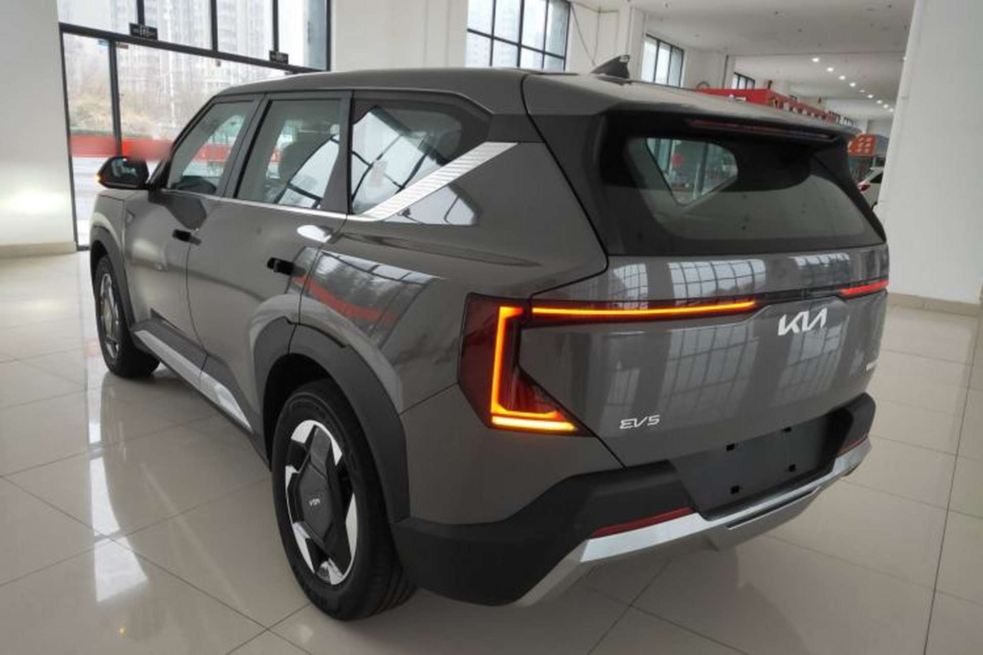 Used Kia EV5 2025 530 Air Rear Left 45 Deg