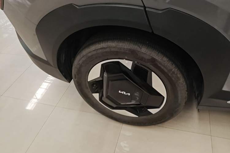 Used Kia EV5 2025 530 Light — 11