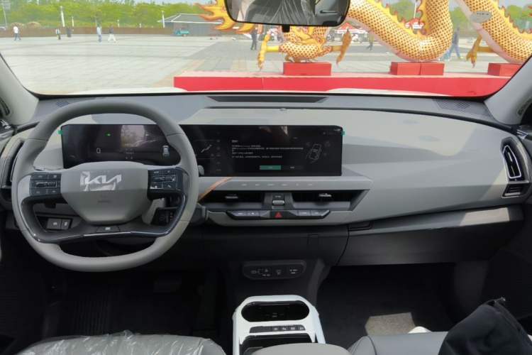 Used Kia EV5 2025 530 Air Center Console