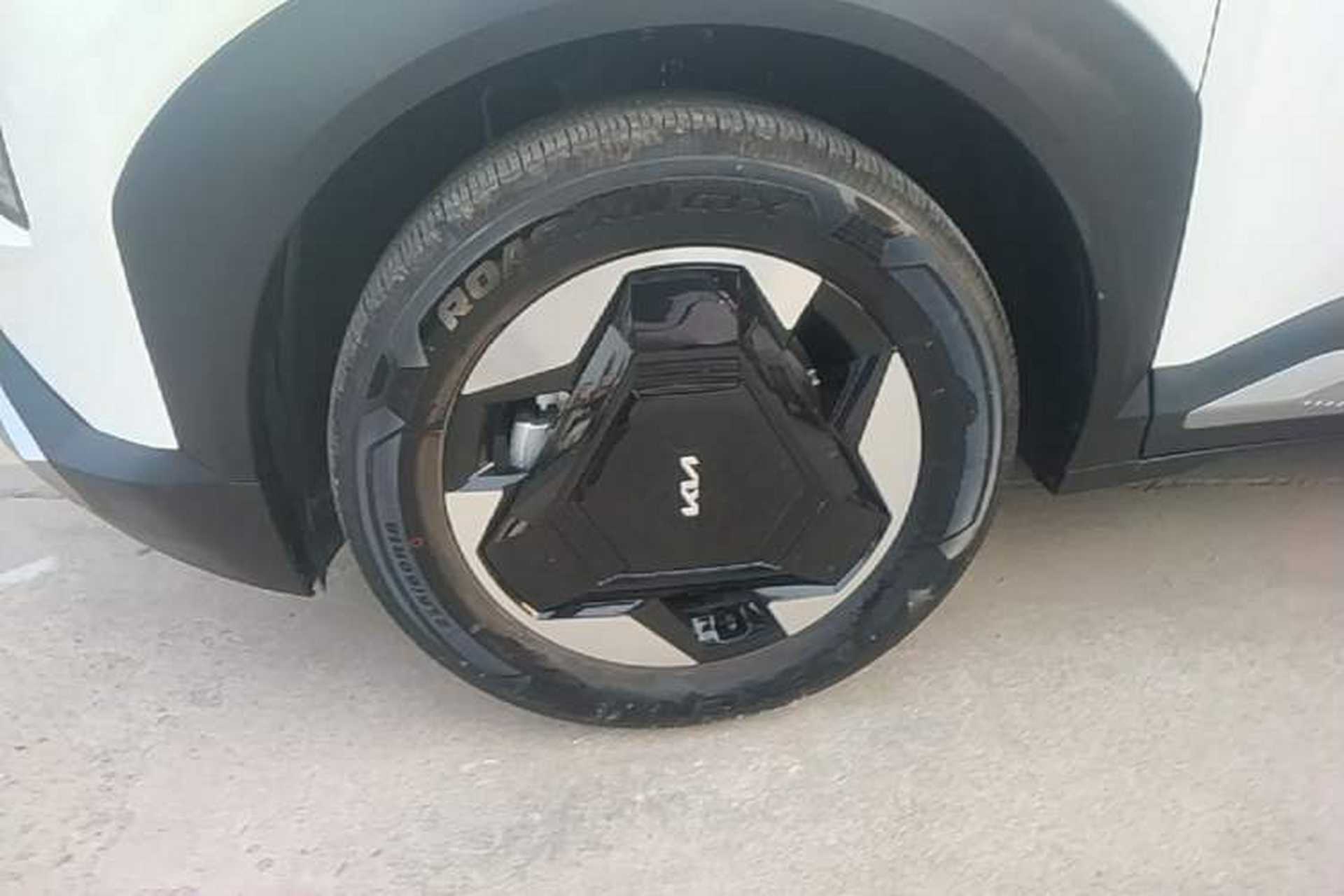 Used Kia EV5 2025 530 Light Exterior 4