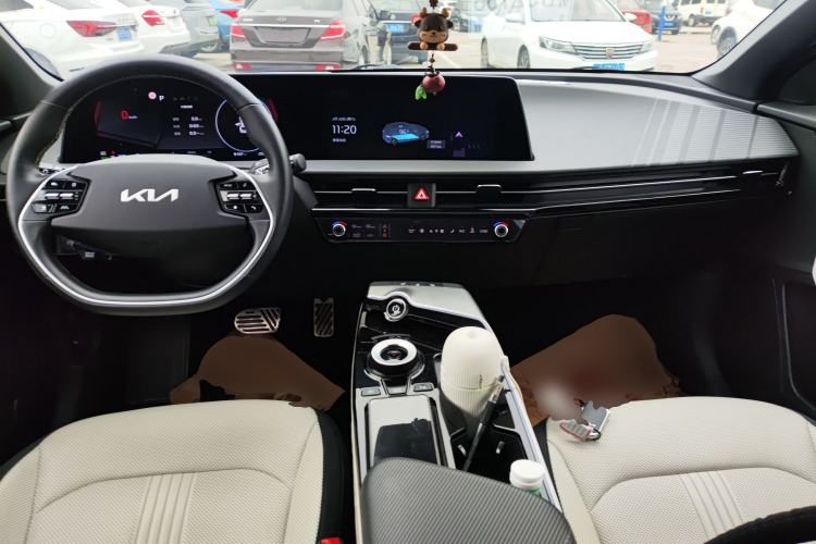 Used Kia EV6 2023 GT-Line EAWD Center Console