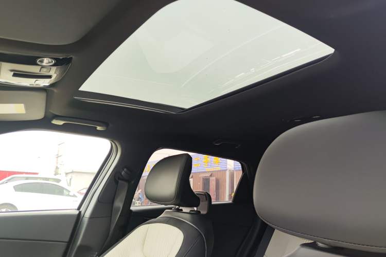 Used Kia EV6 2023 GT-Line EAWD Headliner