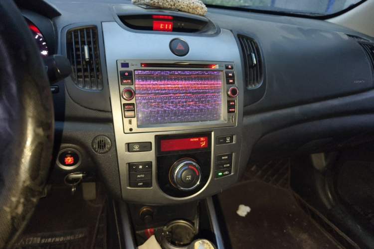 Used Kia Forte 2009 1.6L AT Premium Audio And AC Panel