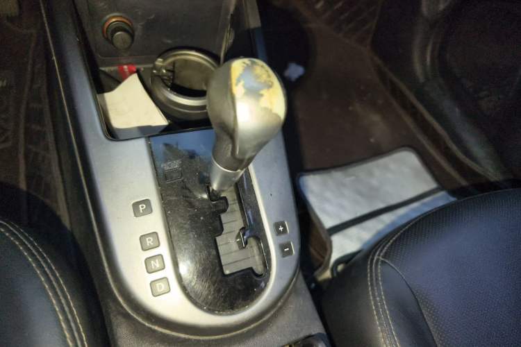 Used Kia Forte 2009 1.6L AT Premium Gear Lever