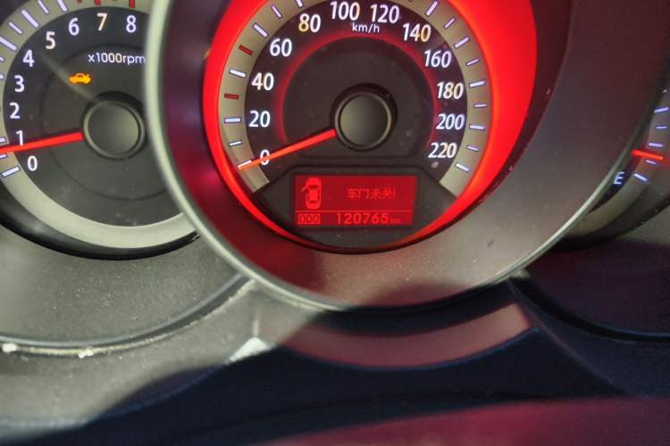 Used Kia Forte 2009 1.6L AT Premium Odometer Close Up