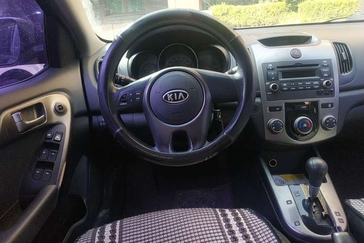 Used Kia Forte 2009 1.6L AT GL Steering Wheel