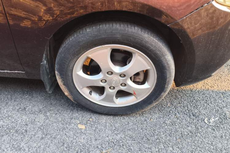Used Kia Forte 2009 1.6L MT GL Right Front Wheel Hub
