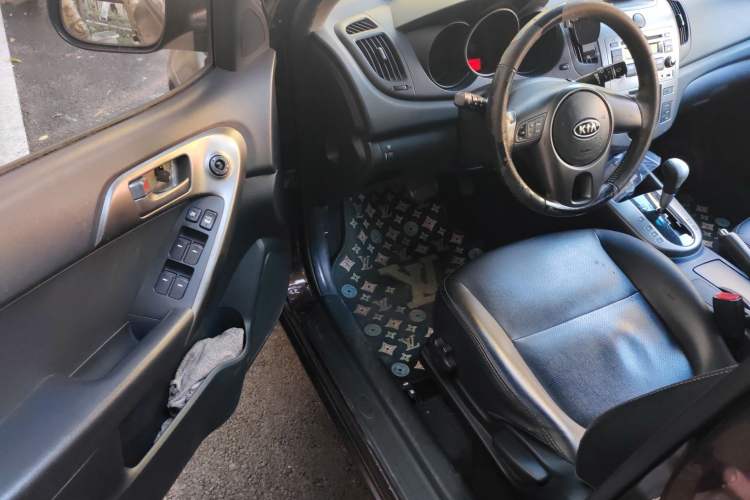Used Kia Forte 2009 1.6L AT Premium Driver Seat