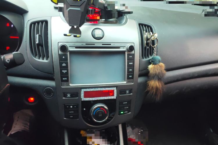 Used Kia Forte 2009 1.6L AT GLS Audio And AC Panel