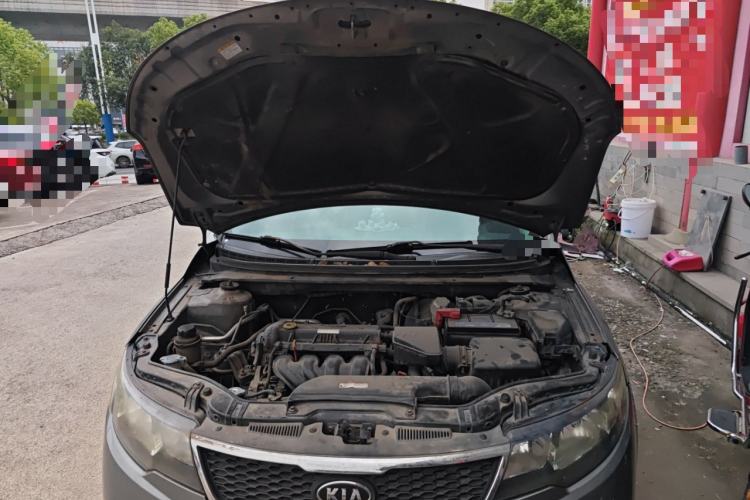 Used Kia Forte 2009 1.6L AT Premium Engine Bay