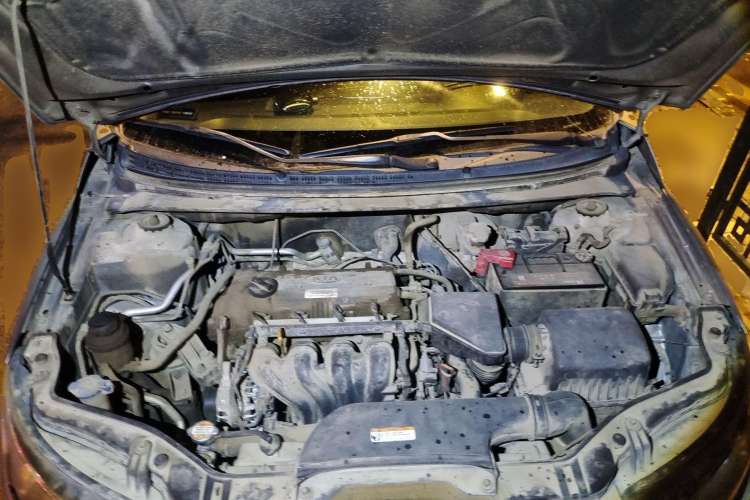 Used Kia Forte 2009 1.6L AT Premium Engine Bay