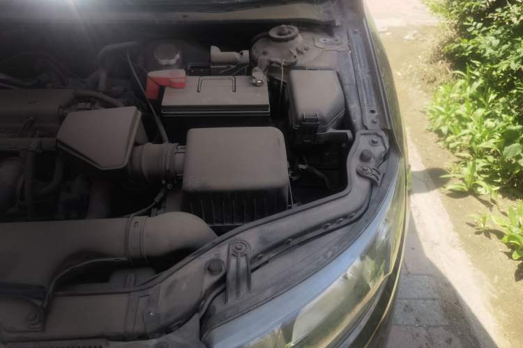 Used Kia Forte 2009 1.6L MT GL Engine Bay Left