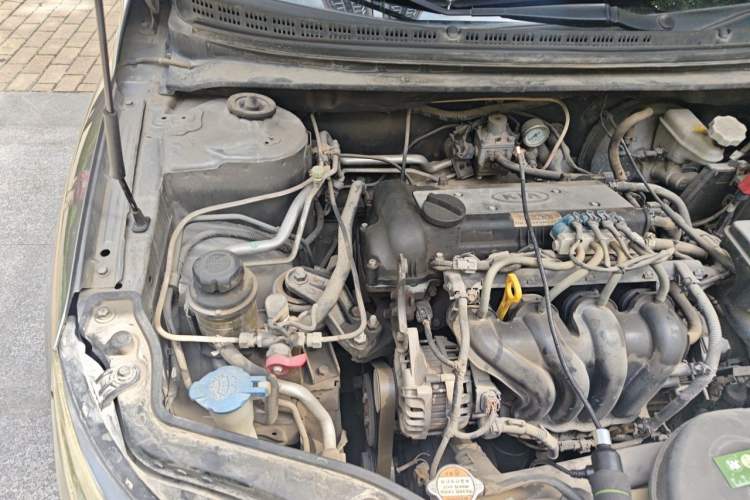 Used Kia Forte 2009 1.6L AT Premium Engine Bay Right