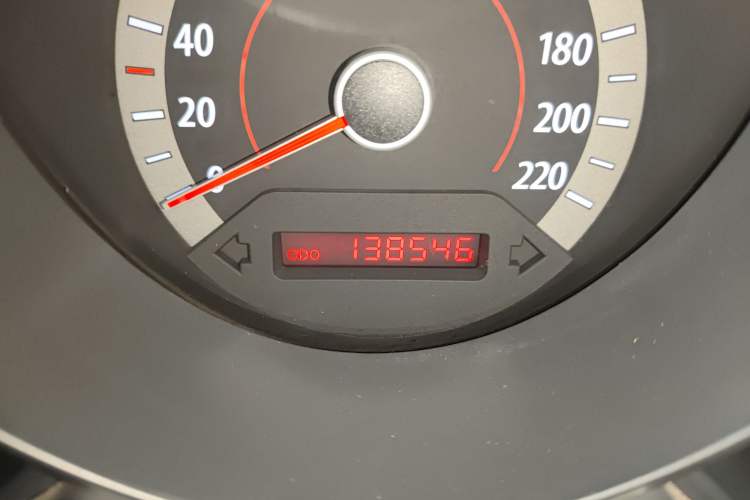Used Kia Forte 2009 1.6L MT GL Odometer Close Up
