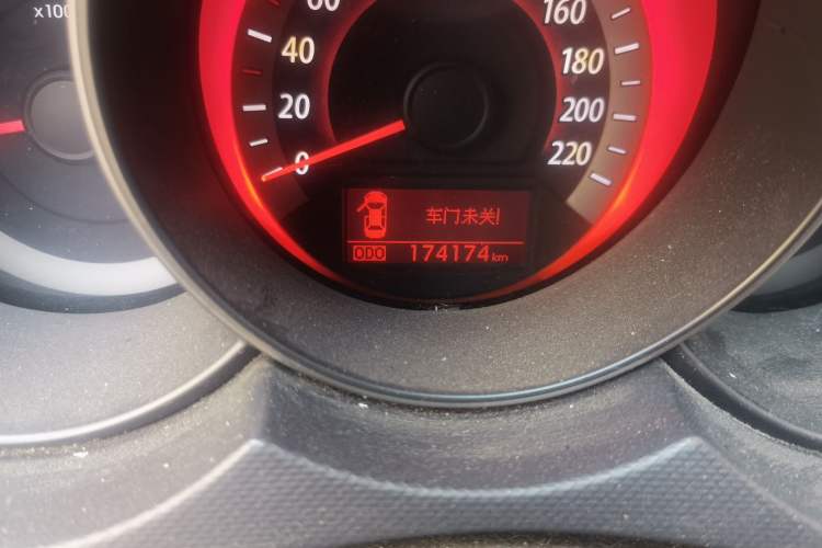Used Kia Forte 2009 1.6L MT GL Odometer Close Up