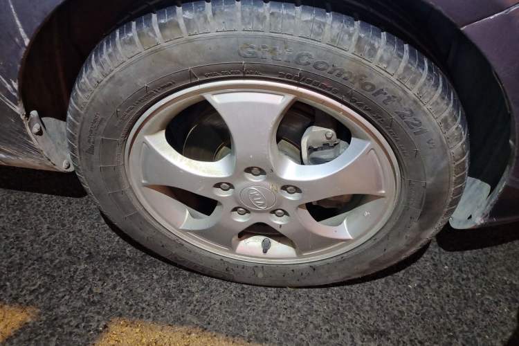 Used Kia Forte 2009 1.6L AT Premium Right Front Wheel Hub
