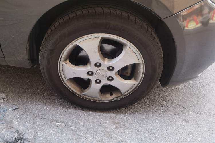 Used Kia Forte 2009 1.6L MT GL Right Front Wheel Hub