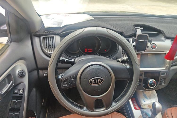 Used Kia Forte 2009 1.6L AT Premium Steering Wheel