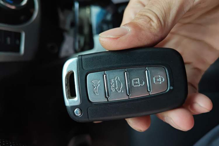 Used Kia Forte 2009 1.6L AT Premium Vehicle Key