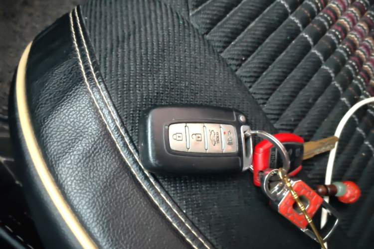 Used Kia Forte 2009 1.6L AT GLS Vehicle Key