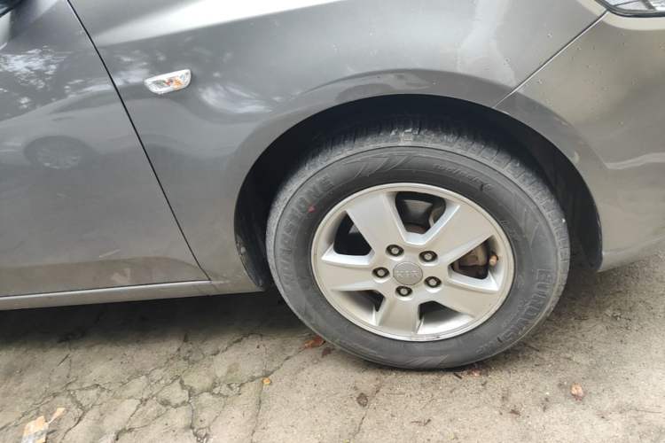 Used Kia Forte 2009 1.6L MT GL Right Front Wheel Hub