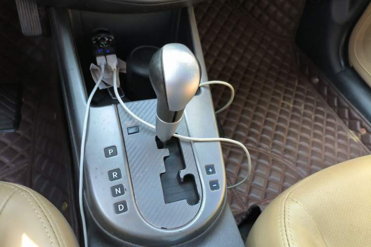 Used Kia Forte 2009 1.6L AT Premium Gear Lever