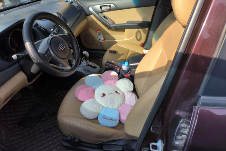 Used Kia Forte 2009 1.6L AT Premium Left Front Seat