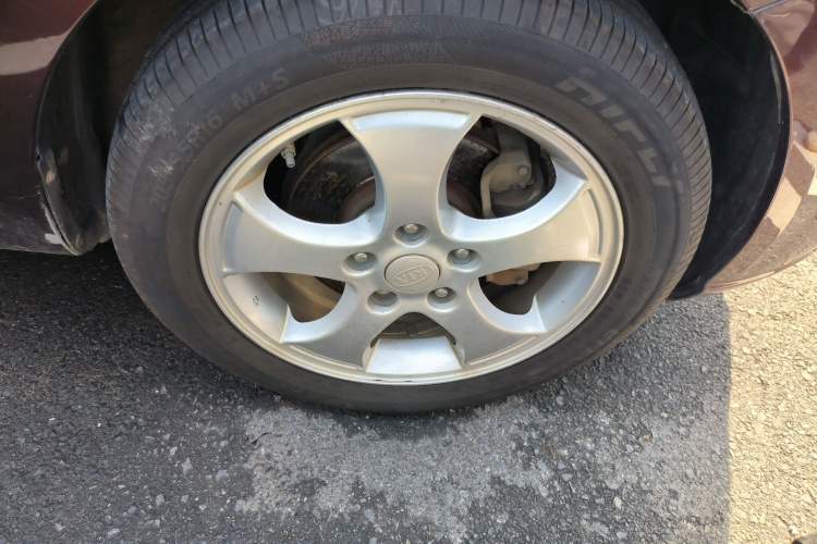 Used Kia Forte 2009 1.6L AT Premium Right Front Wheel Hub