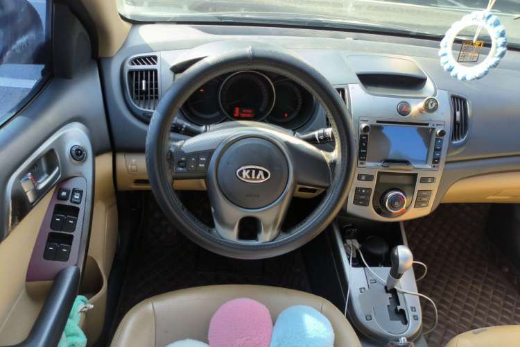 Used Kia Forte 2009 1.6L AT Premium Steering Wheel