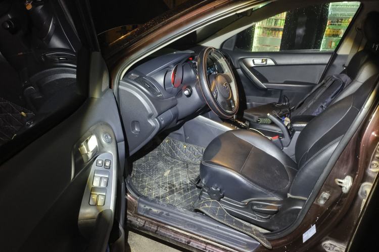 Used Kia Forte 2009 1.6L AT GLS Driver Seat