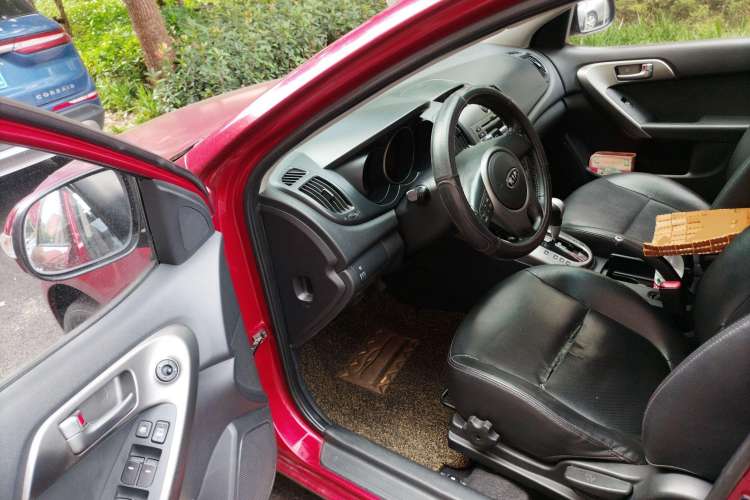 Used Kia Forte 2009 1.6L AT Premium Driver Seat