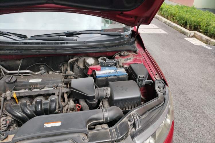 Used Kia Forte 2009 1.6L AT Premium Engine Bay Left