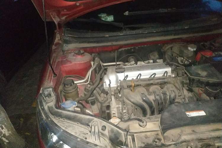 Used Kia Forte 2009 1.6L AT Premium Engine Bay Right