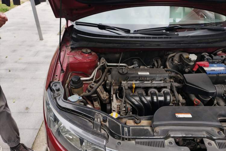 Used Kia Forte 2009 1.6L AT Premium Engine Bay Right