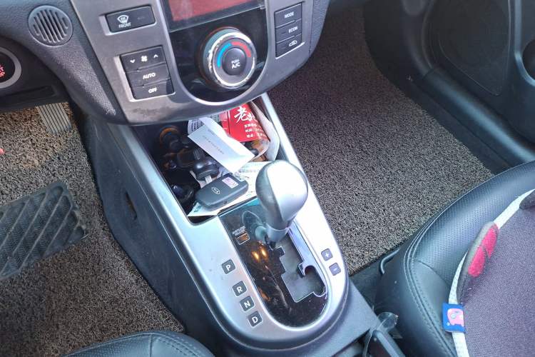 Used Kia Forte 2009 1.6L AT GLS Gear Lever