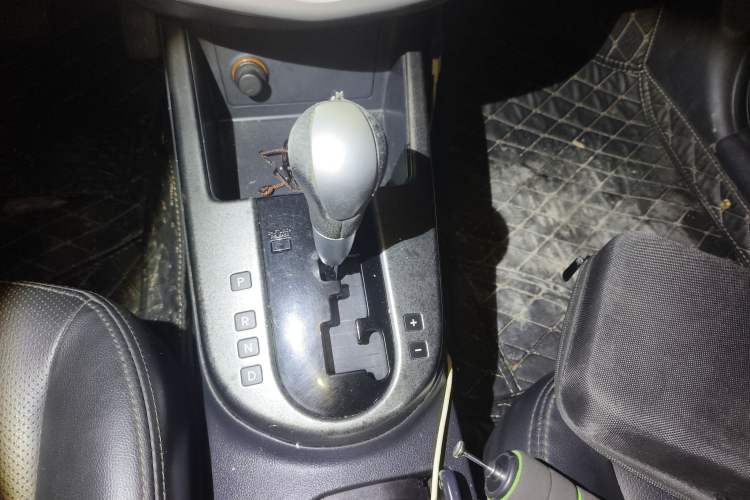 Used Kia Forte 2009 1.6L AT GLS Gear Lever