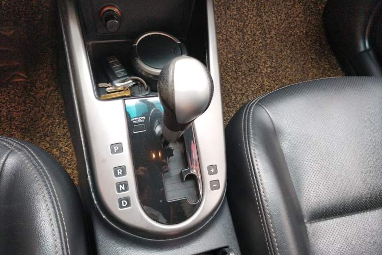 Used Kia Forte 2009 1.6L AT Premium Gear Lever