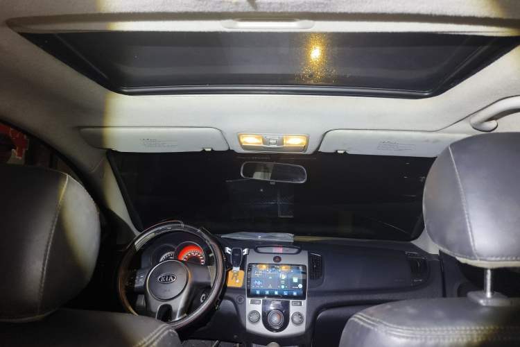 Used Kia Forte 2009 1.6L AT GLS Headliner