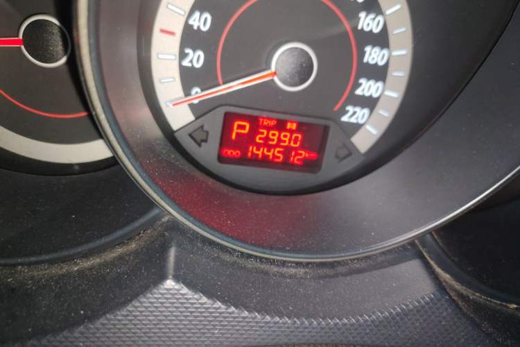 Used Kia Forte 2009 1.6L AT GL Odometer Close Up