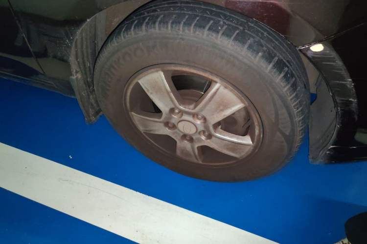 Used Kia Forte 2009 1.6L AT GL Right Front Wheel Hub
