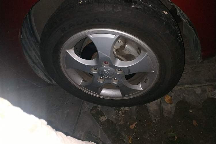 Used Kia Forte 2009 1.6L AT Premium Right Front Wheel Hub