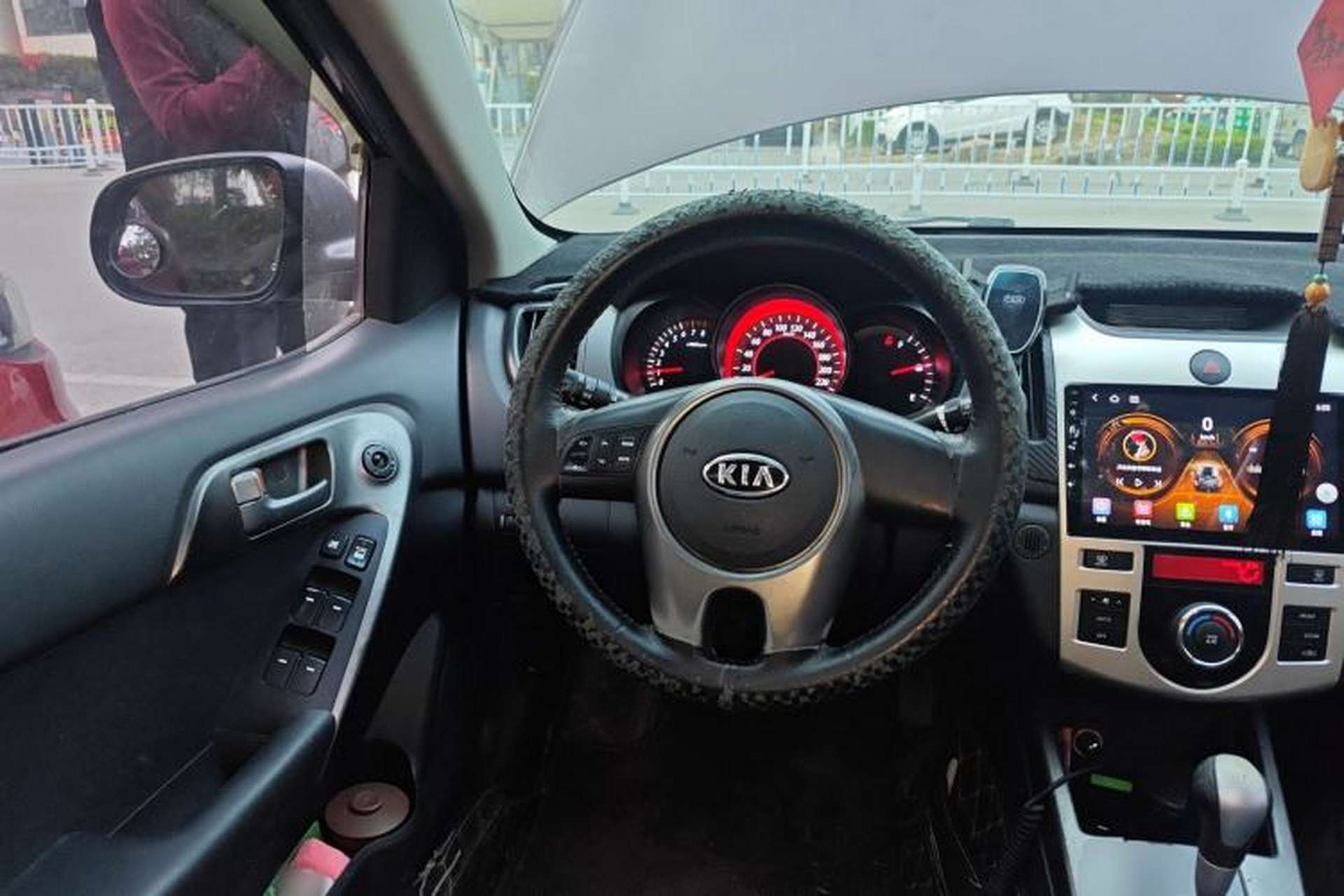 Used Kia Forte 2009 1.6L AT Premium Steering Wheel