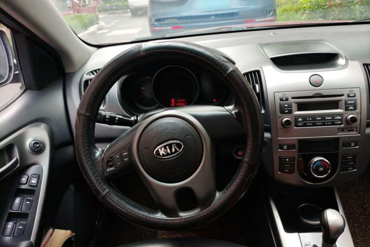 Used Kia Forte 2009 1.6L AT Premium Steering Wheel