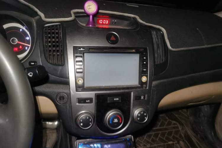 Used Kia Forte 2009 1.6L AT GL Audio And AC Panel