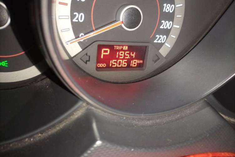 Used Kia Forte 2009 1.6L AT GL Odometer Close Up