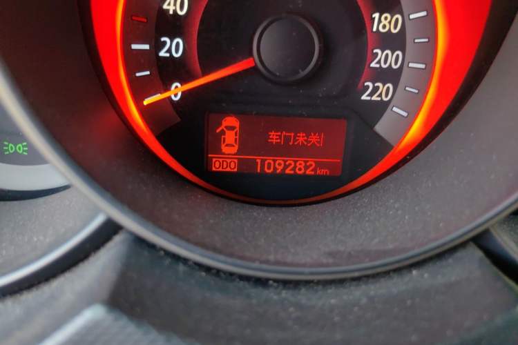 Used Kia Forte 2009 1.6L MT GLS Odometer Close Up