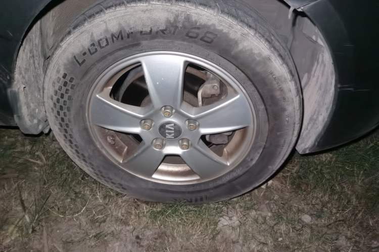 Used Kia Forte 2009 1.6L AT GL Right Front Wheel Hub