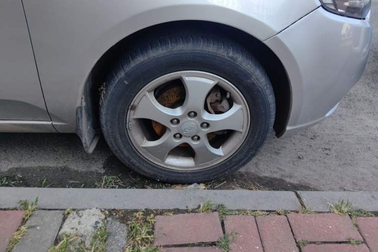 Used Kia Forte 2009 1.6L MT GLS Right Front Wheel Hub
